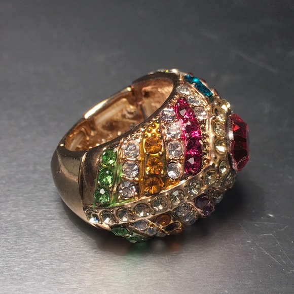 Multicolored rhinestone BIG ring-NWOT, adjustable size (stretch). BLING RING - Picture 3 of 15
